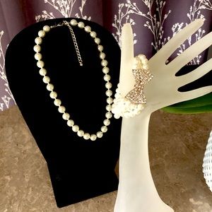 FAUX PEARL NECKLACE & BRACELET SET